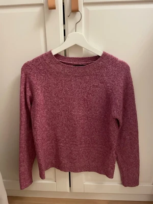 Rosa stickad tröja från Vero Moda - Inga defekter 
