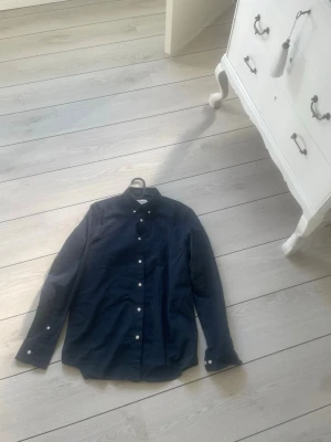 East west skjorta - Använd en gång! Inga defekter, skriv vid minsta fundering🔥 Nypris 700