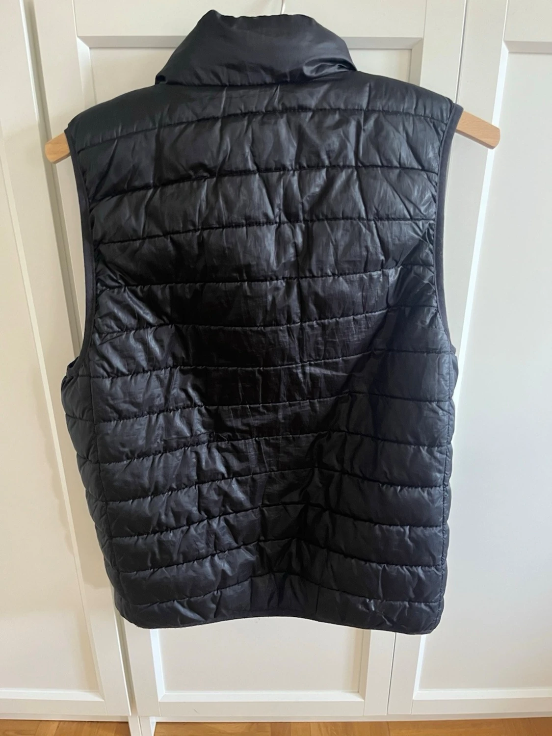 Svart dunväst från H&M - 4