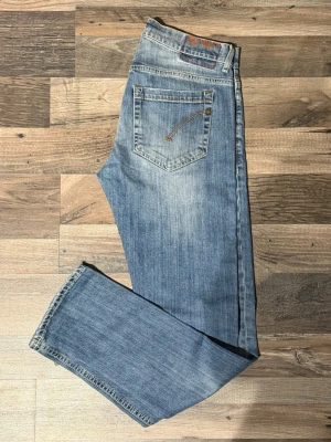 Dondup George | W33 - Dondup George | Fet wash | George | W33 | Sjukt snygga | Mått: 100cm längd, 39cm midja | öppen för prisförslag | hör av er vid frågor eller funderingar!🤝