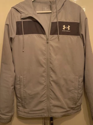 Under armour jacka - Storlek xs
