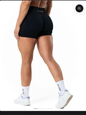 Relode shorts  - säljer dessa supersnygga shortsen från relode i storlek xxs, helt oanvända och lappen & påsen är kvar🥰orginalpris 579kr