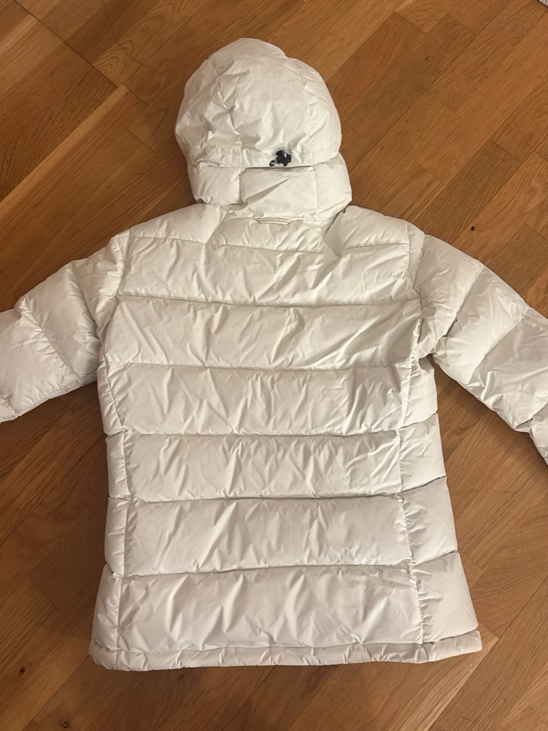Vit dunjacka från Peak Performance - 1