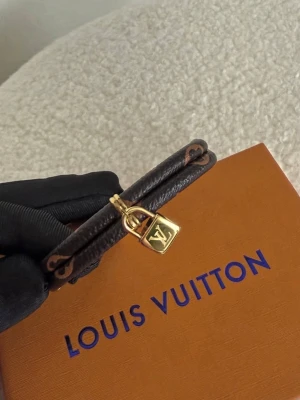 Armband lv  - Rostfritt stål