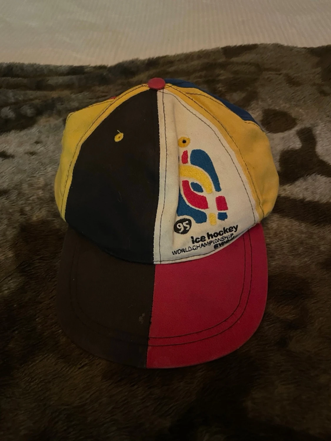 Flerfärgad keps VM Ishockey 1995