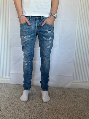 Dondup jeans, w30 - Märke: dondup Storlek: w30 Skick: mycket bra  Snygga jeans från Dondup  MycketBra skick och redo att användas. Skickas snabbt 📦 