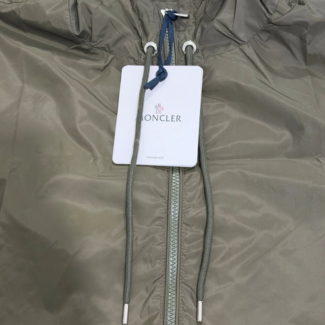 Olivgrön vindjacka från Moncler - 1