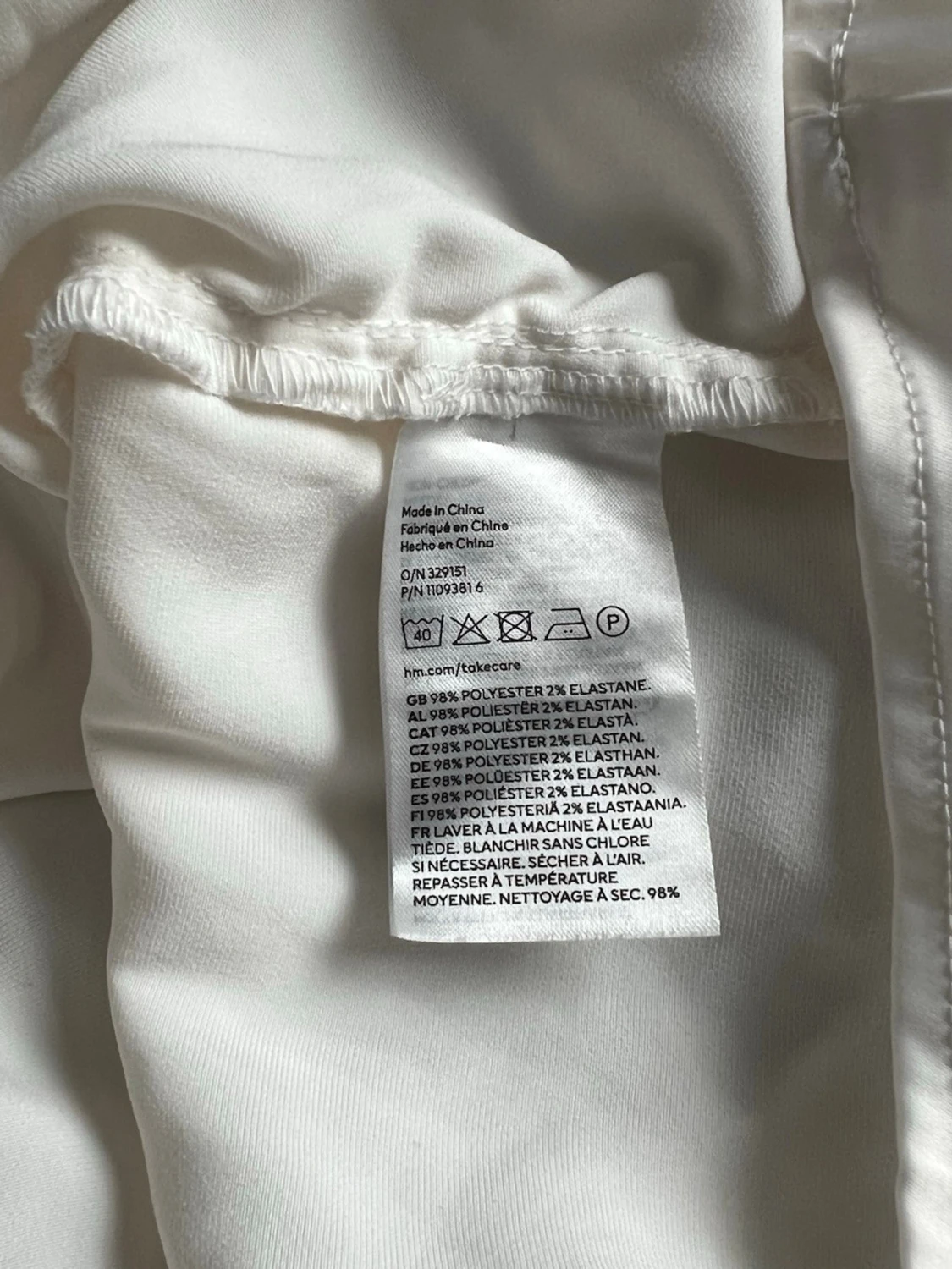 Vit långärmad blus med rynk framtill - 5