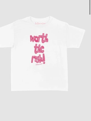 In print we trust tröja  - Använd en gång men gillade inte riktigt den, storlek XS, den är inte cropped men inte jätte lång bra om man gillar den längden. Tror original priset är typ 400 spänn eller nått kommer inte ihåg.