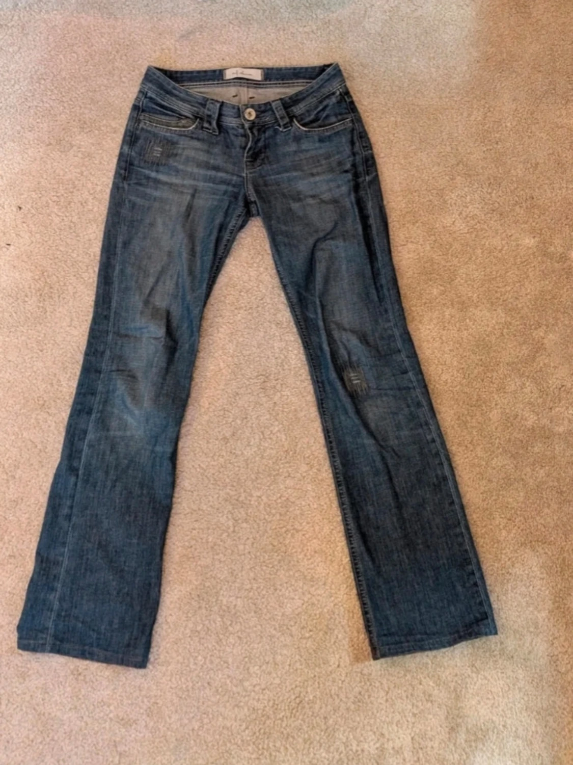 Blå bootcut jeans med brodyr - 1