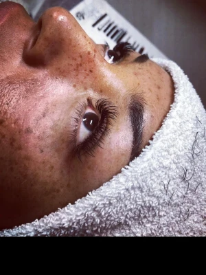 Ögonfransförläning - Certifierad fransstylist sedan 2018. Gör singel, mix och volymfransar för 250:-