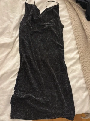 Glitter klänning - Använd en gång