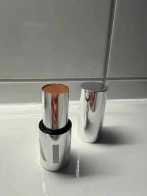 Caia bb stick 50W - Caia bb stick i färgen 50w. Endas testad på handryggen en gång. Skriv privat vid fler frågor💕