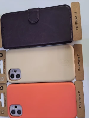 3 iphone 11 mobilskal - 3 iphone 11 mobilskals en plånboksfodral köp 2 får du en fri säljer allt dessa för 100 kr