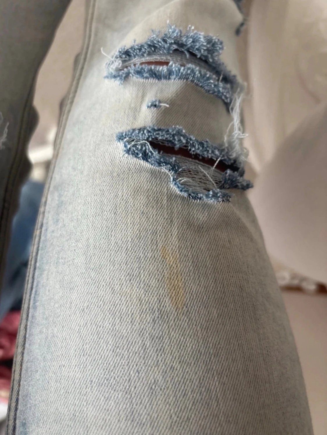 Ljusblå slitna bootcut jeans - 2