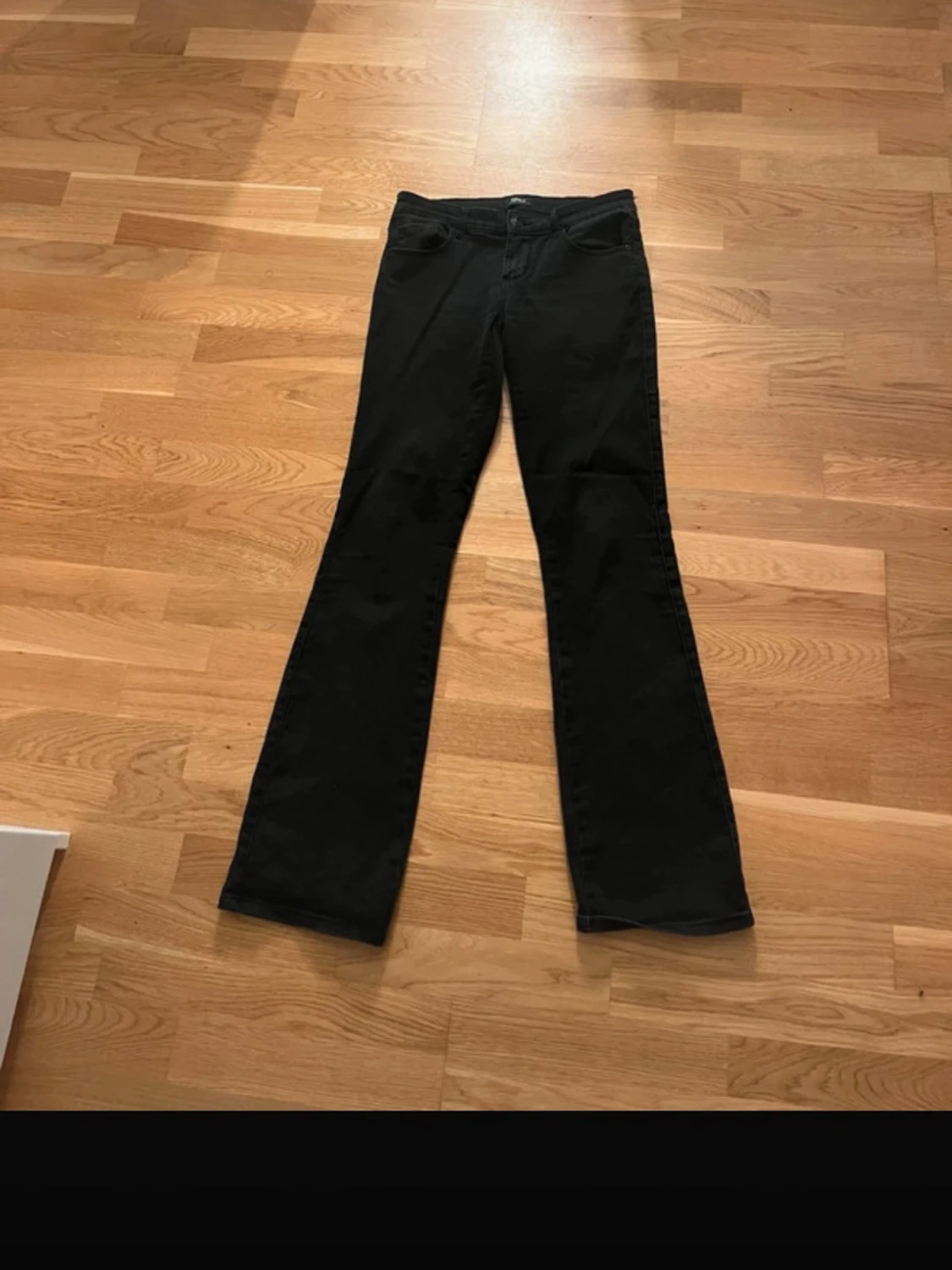 Svarta bootcut jeans från ONLY