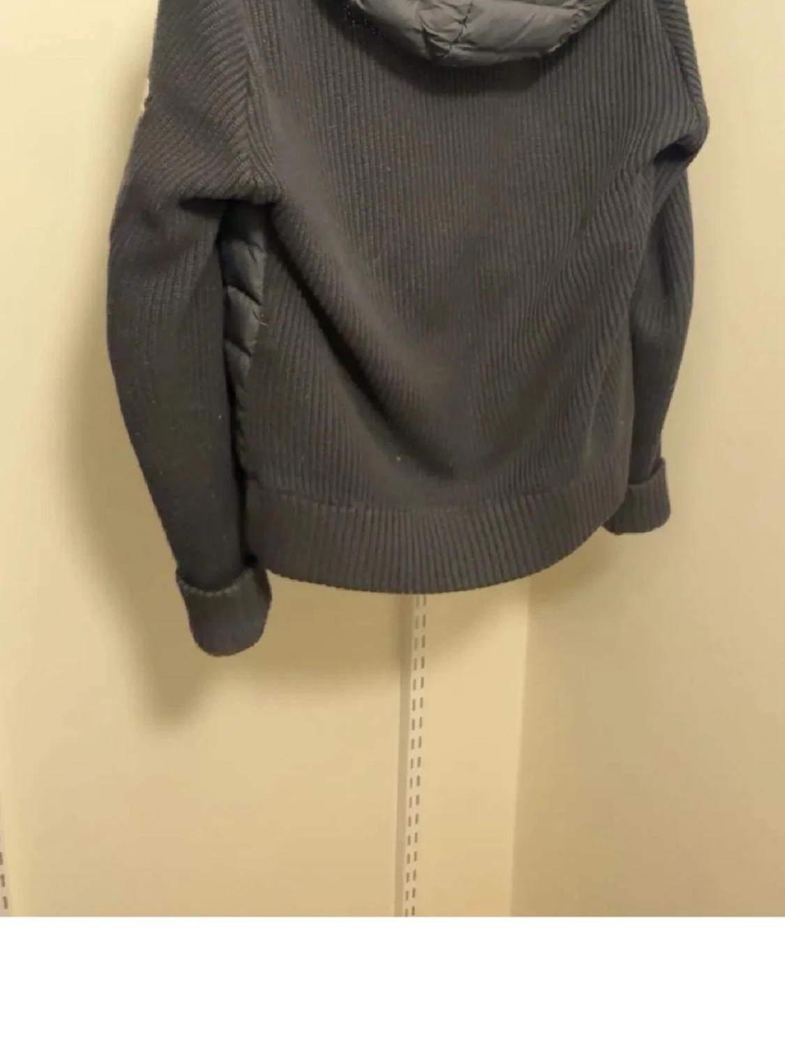 Svart pufferjacka från Moncler - 1