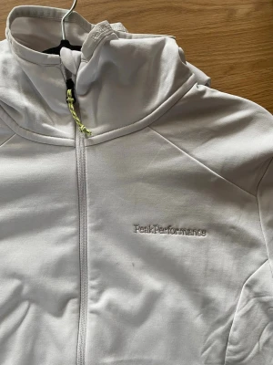  Peak Performance tröja - Helt ny storlek S för tjejer