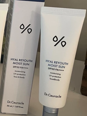 Dr.Ceuracle solskydd - Solskydd från Dr.Ceuracle hyal reyouth moist sun 50ml. Helt ny och oanvänd 