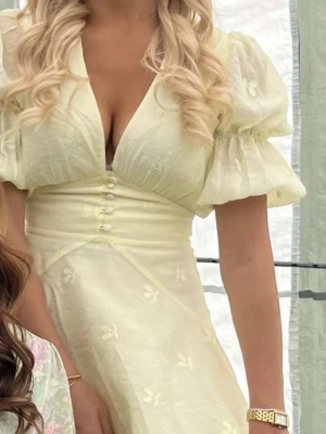 Gul adoore klänning - Jätte fin ljusgul klänning från adoore🥰💛💛