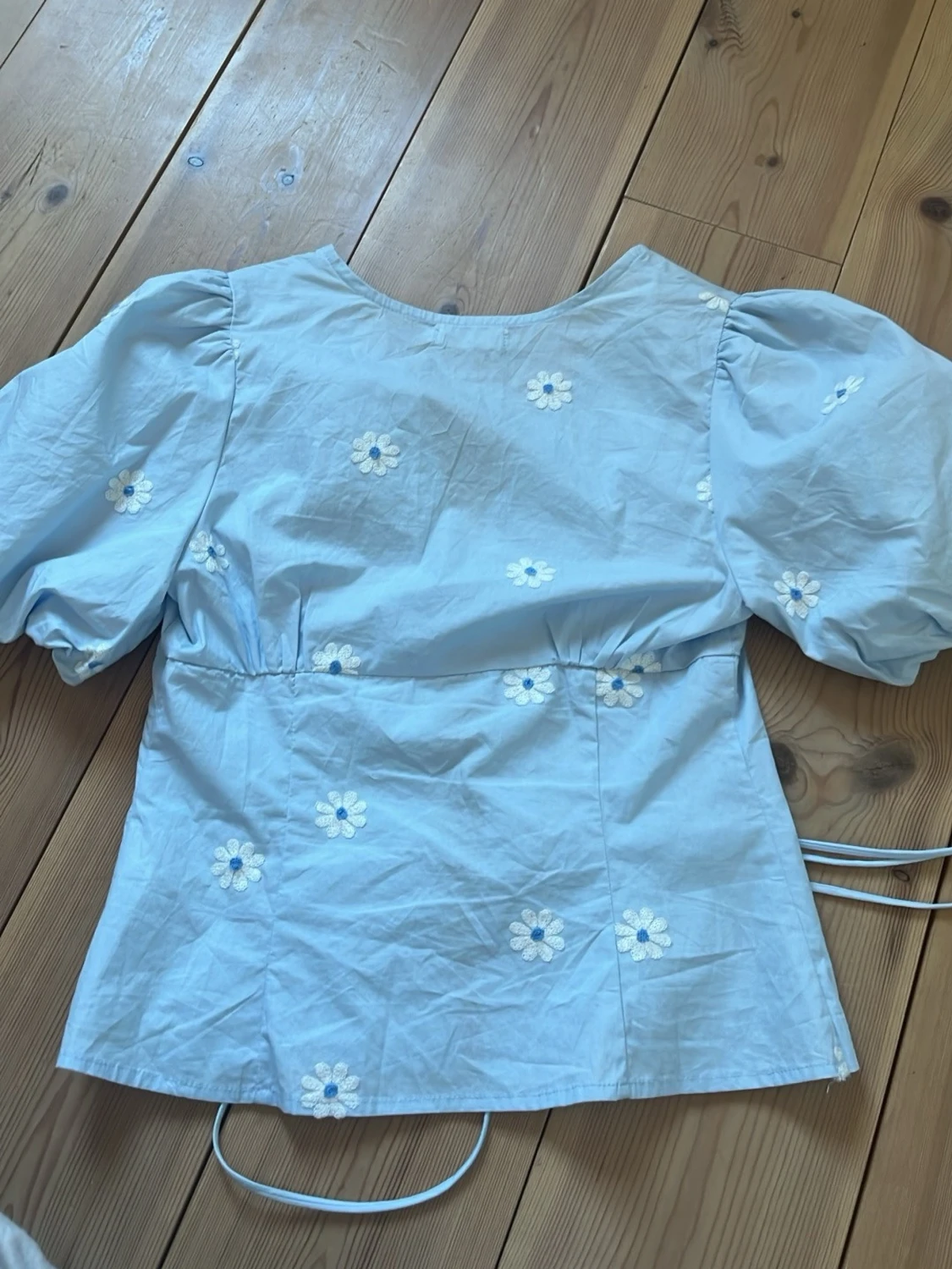 Blå blus med puffärm från missay  - 2