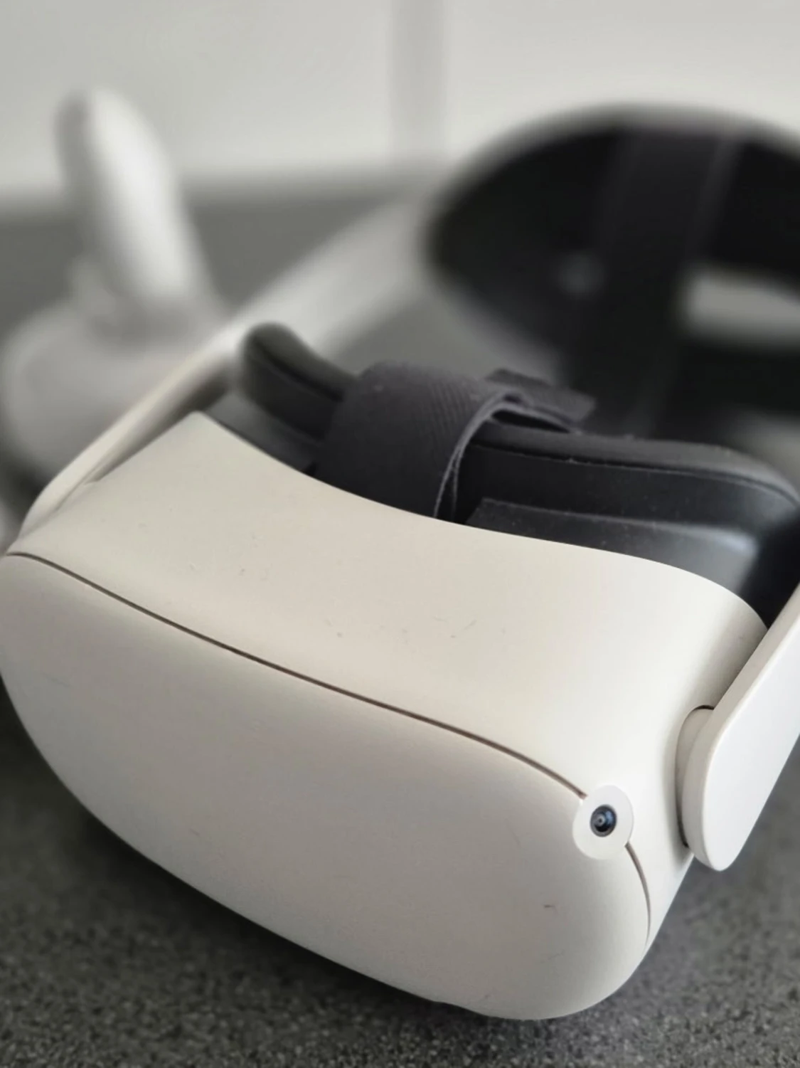 VR Quest 2 med Elite Strap och laddningsstation