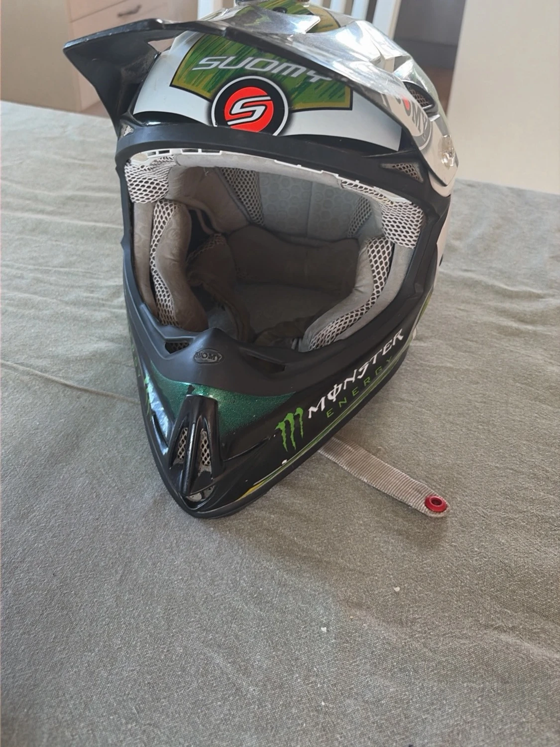 Suomy crosshjälm Monster Energy