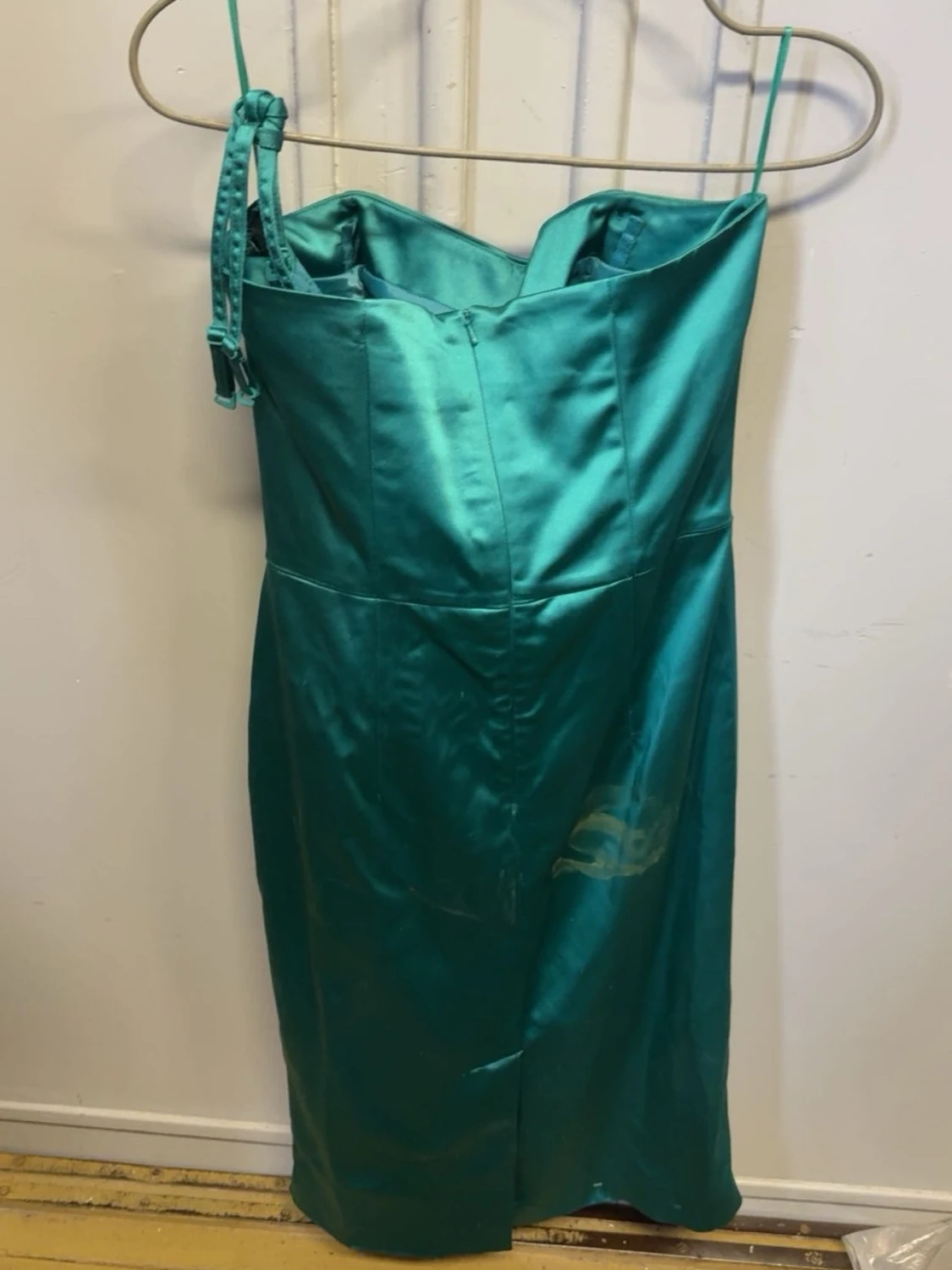 Turkos satin klänning med rosett - 2