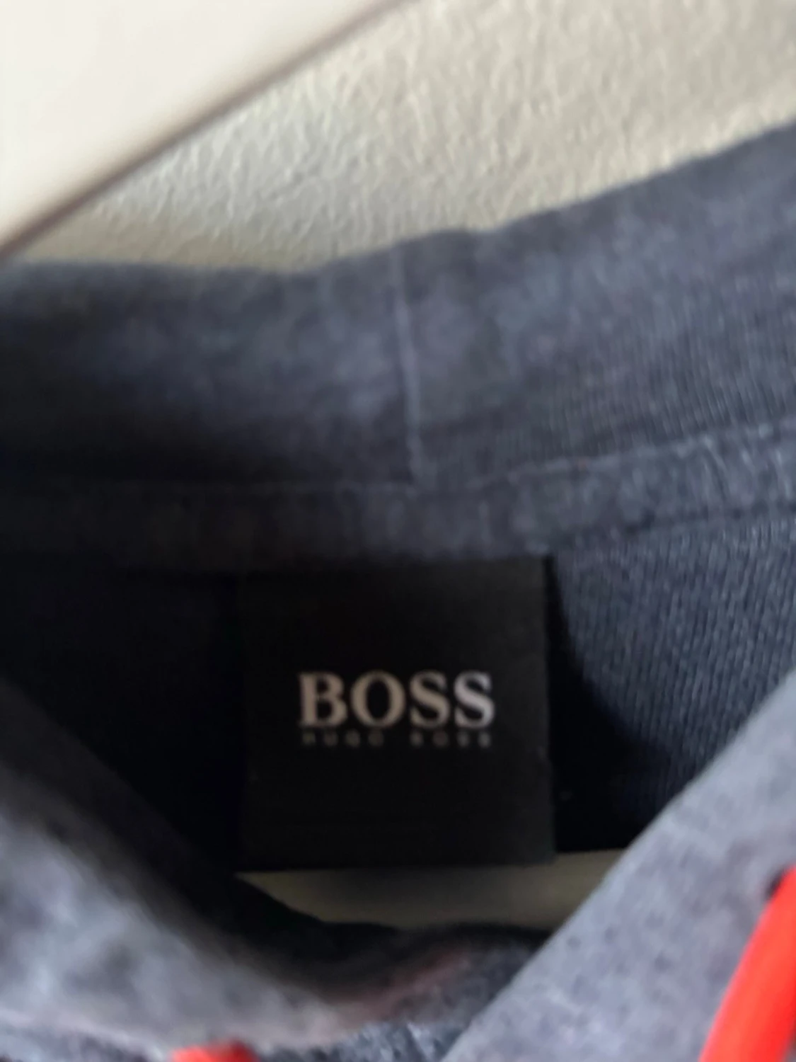 Mörkgrå hoodie från Hugo Boss - 1
