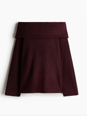 (VIT) Off shoulder stickad  - Använd 2 gånger ute, annars bara liggandes i garderoben.