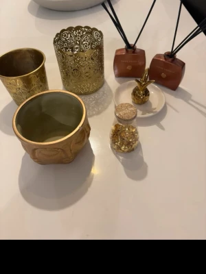 Guld dekorationer  - Olika guld dekorationer 🌸 * TikTok: Ginise   #dekorationer #guld #kruka #rotuals #ljushållare #skål