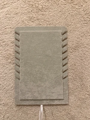 Halsbands ram  - Häng dina halsband någonstans så slipper du allt trassel ;) super fin och rymmer många. 