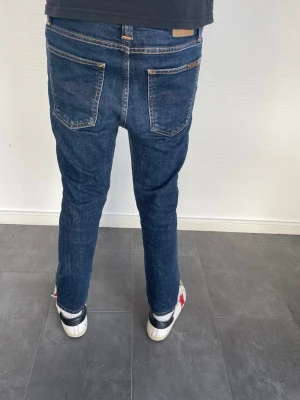 Nudie jeans high Kai  - Nudie jeans high Kai herr| pris:499kr| storlek:29/32| skick:9,8/10| hör av dig vid minsta lilla fråga eller fundering|