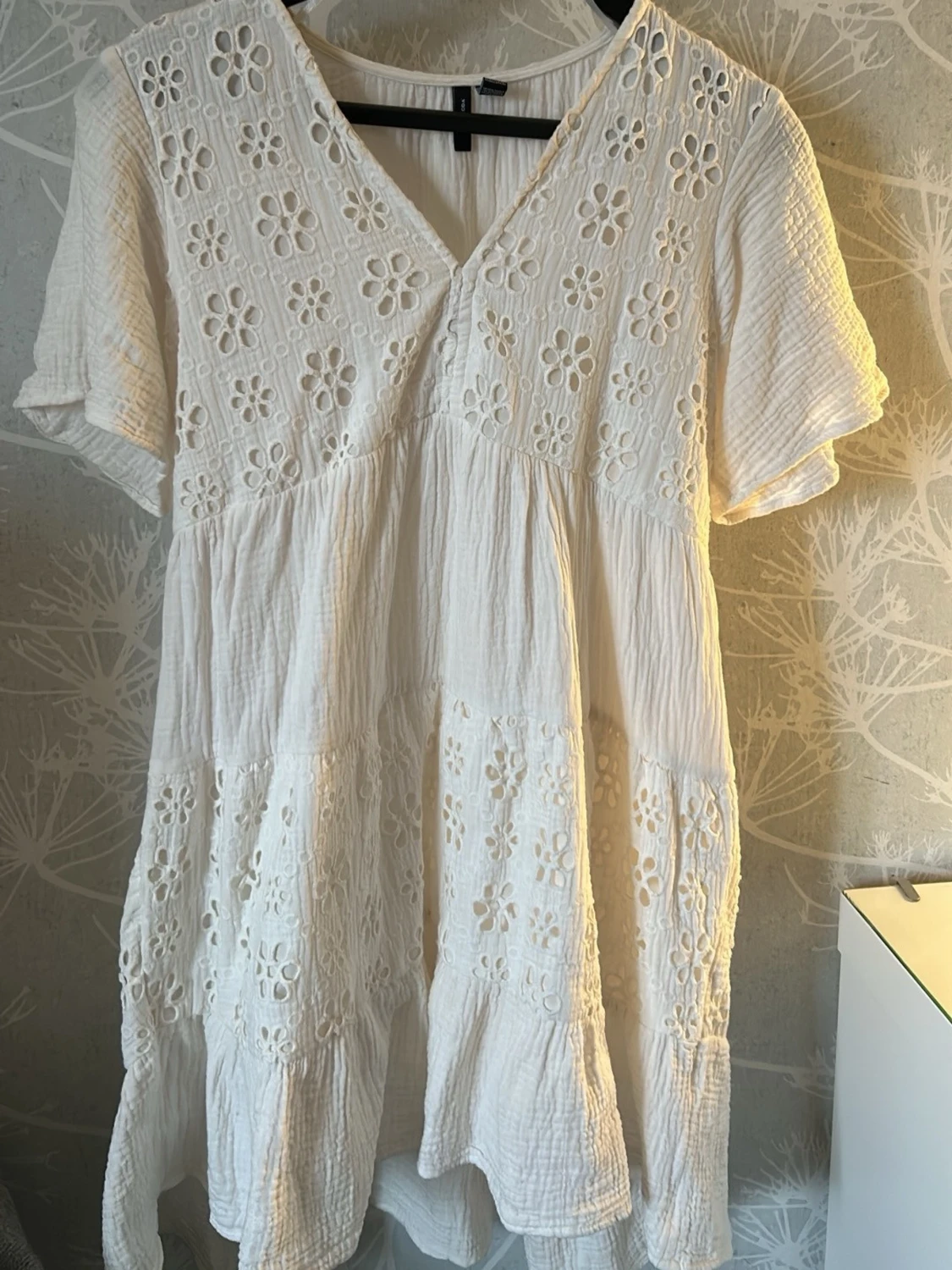 Studentklänning med broderade blommor