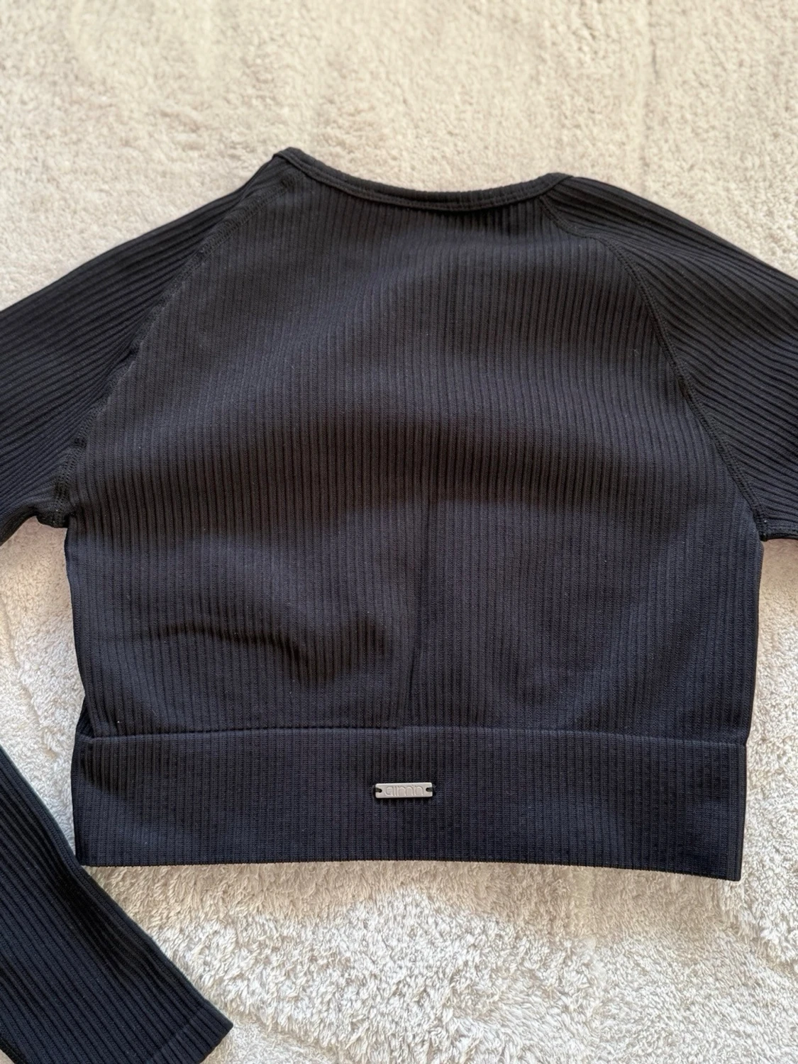 Svart ribbad croppad topp. Aim’n - 3