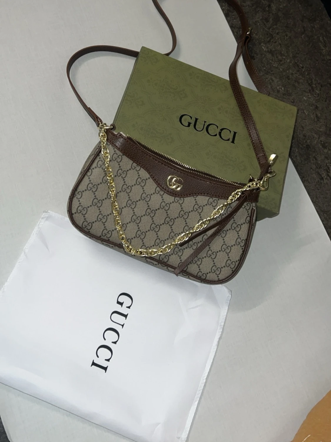 Gucci GG Supreme axelremsväska brun - 2