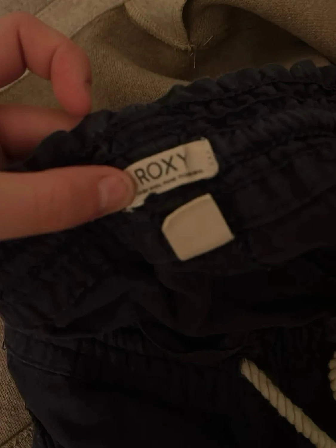 Svarta linnebyxor med dragsko - 2