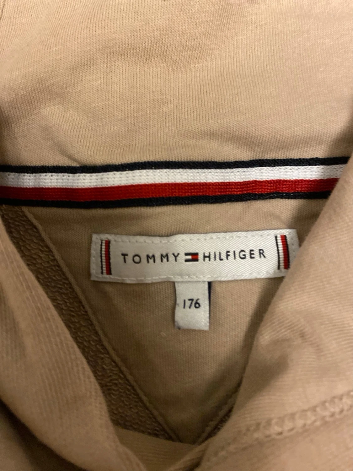 Beige hoodie från Tommy Hilfiger - 1