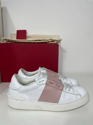 Valentino Open Skor  - Säljer nu dessa Valentino Open skor, skriv för fler bilder/frågor🙌🏼 