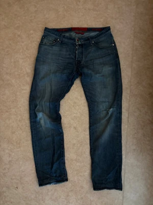 Jacob Cohën J622 - Jacob cohën j622 slim model, äkta wash o tear, vintage jeans, storlek 34 men passar mer 32,33 pga slim modellen, skriv vid frågor