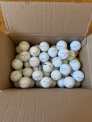 TaylorMade 50-mix golfbollar, A/B-klass - TaylorMade 50-mix golfbollar, A/B-klass
