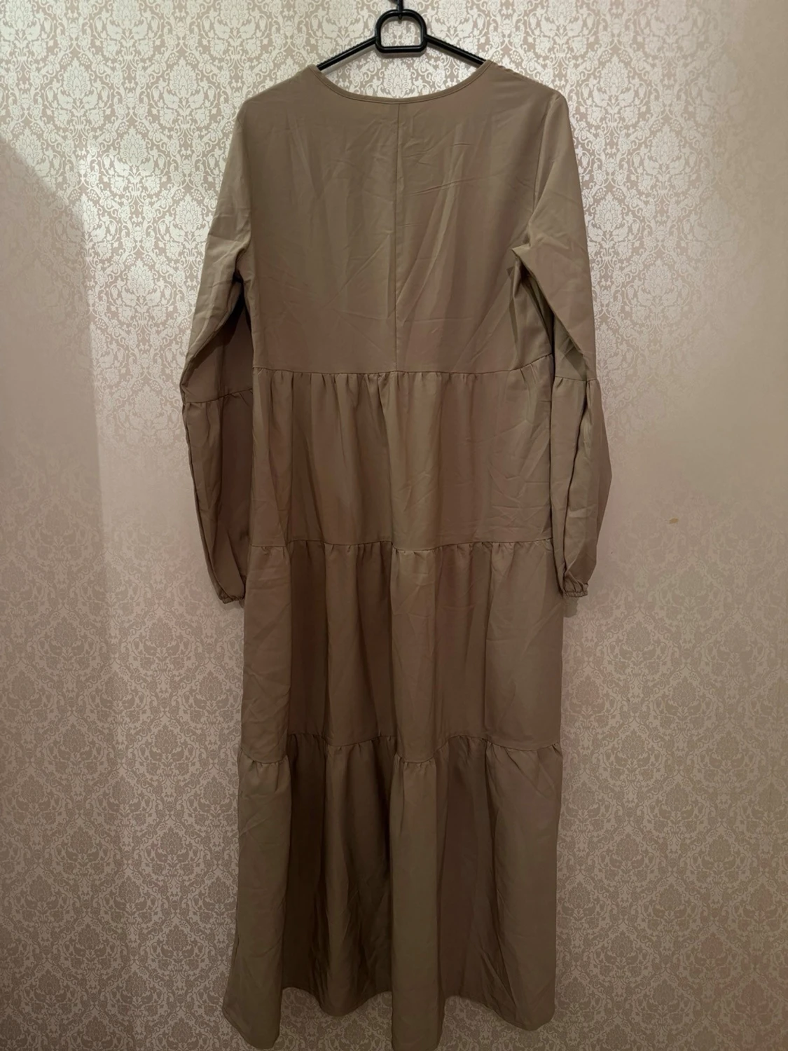 Beige långklänning med volang - 4