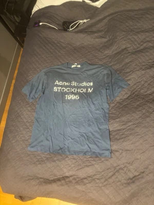 Acne tshirt  - Marinblå acne studios tisha