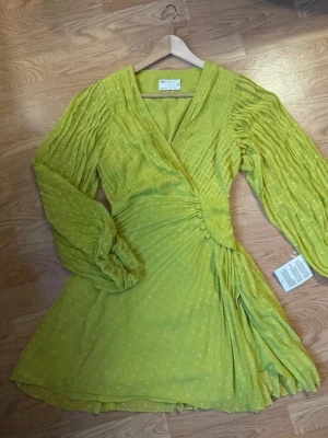 ASOS klänning  - Klänning från ASOS Öppen för bud vid snabb affär. Paketpris vid köp av flera plagg. 🎀