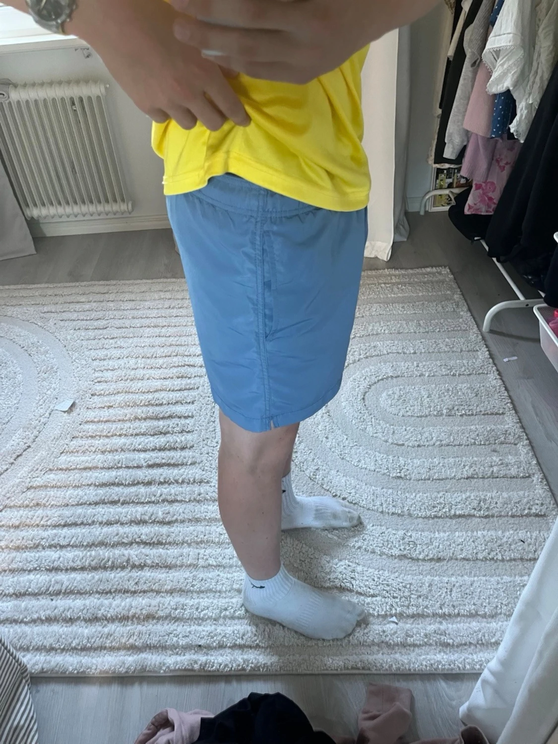 Blå shorts från H&M med meshfoder - 2