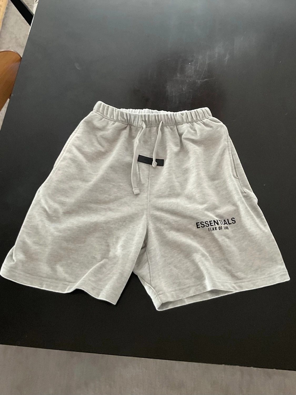 Grå Essentials Fear of God shorts