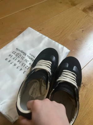 Säljer till en speciell person - Hör inte av er, jag säljer till en person.