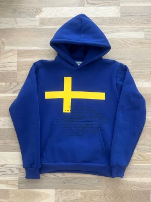 Concrete ink hoodie  - Helt ny hoodie. Har strl S,M och L 