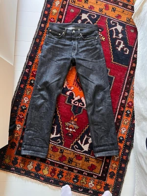 Arket jeans  - Arket jeans i modellen cliff, otvättade/ raw denim storlek 30/32