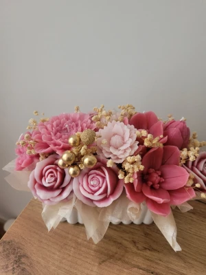 Ljusbukett - Ljusbukett en unik present till någon för alla tillfällen. Valfri färg med en gipskruka